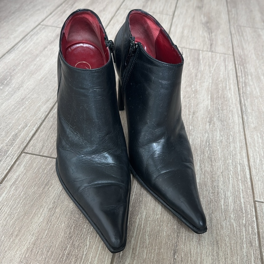 Black Italian Omari booties size 8 mint condition new soles  4” heel